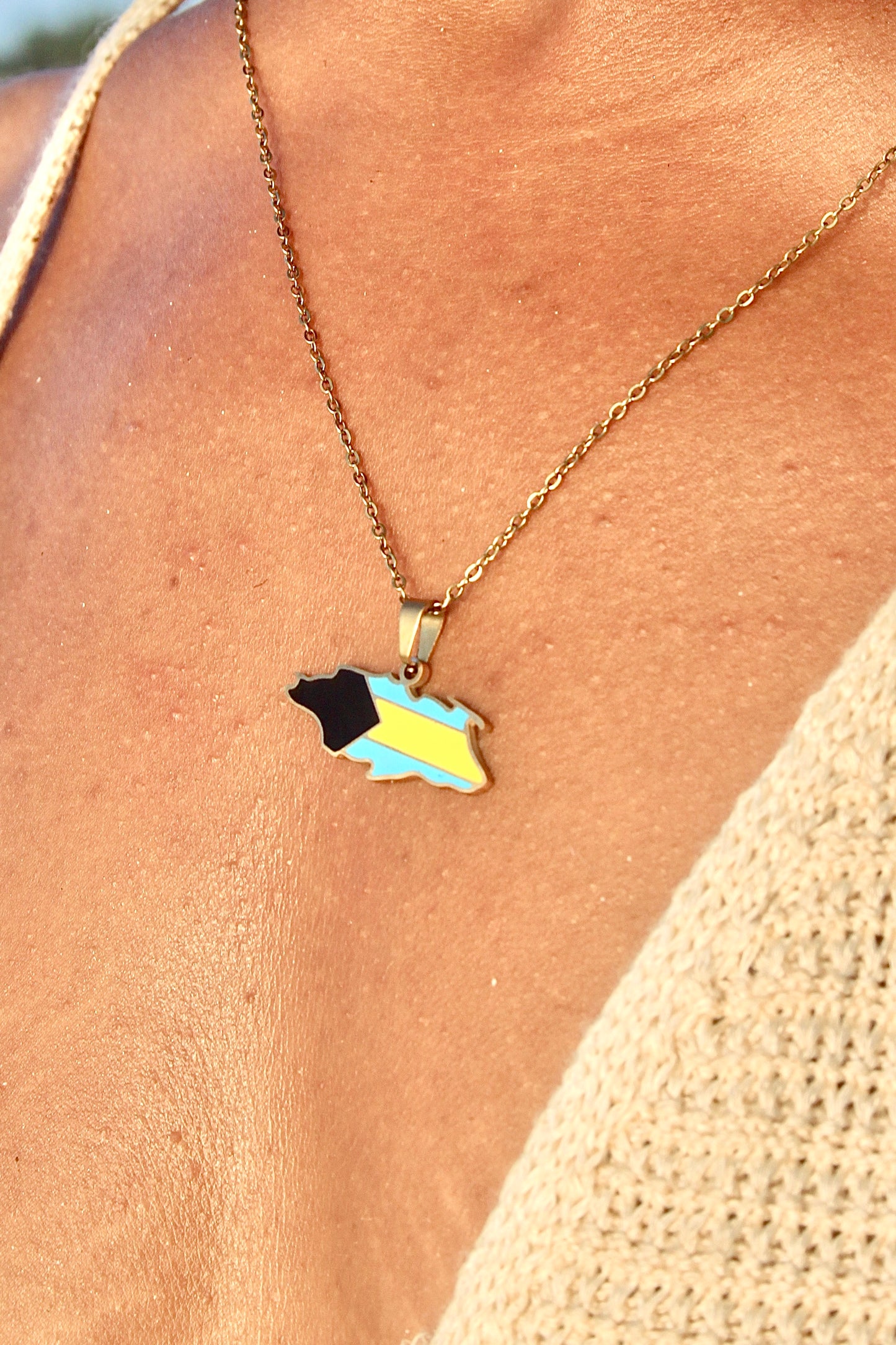 Nassau Bae Necklace